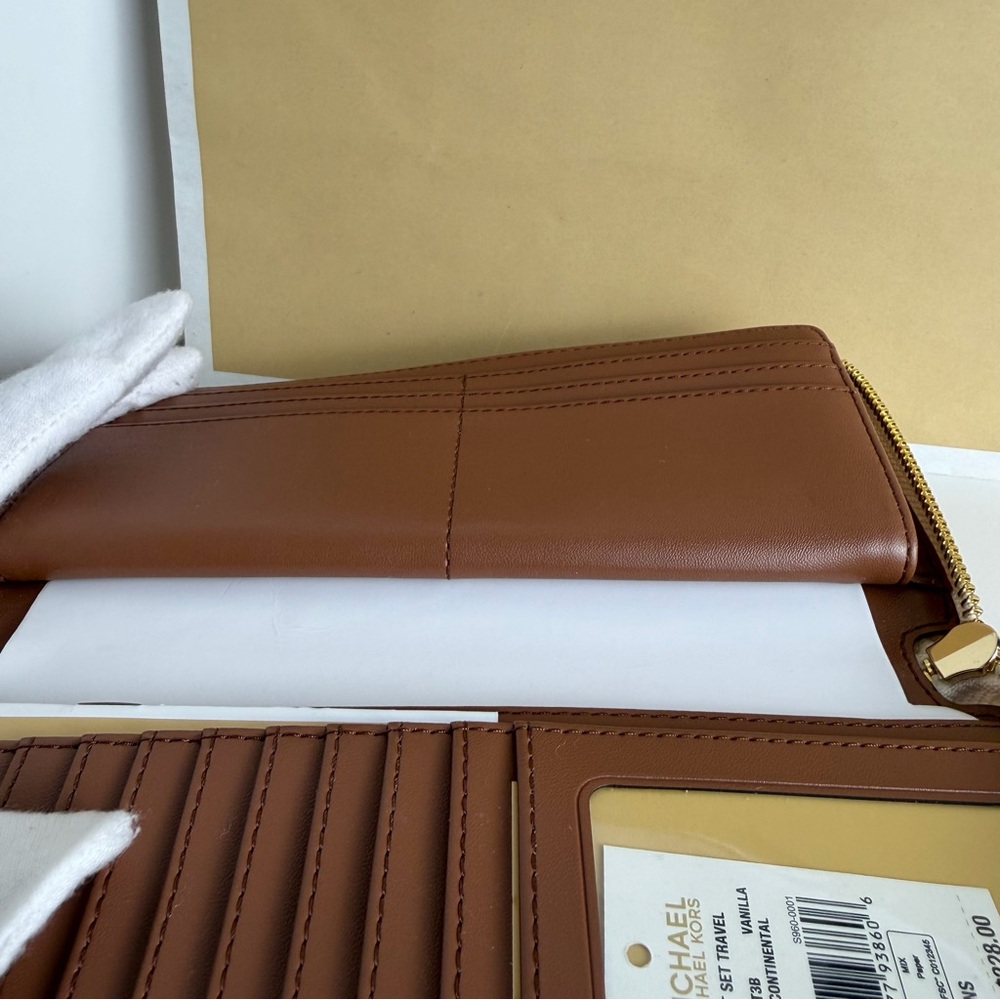 NWT Michael Kors continental Wallet - Picture 9 of 13